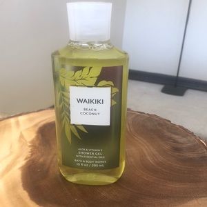 NWT BBW WAIKIKI BEACH COCONUT SHOWER GEL